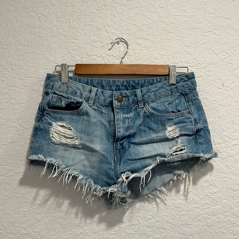 H&M Divided denim shorts size 8